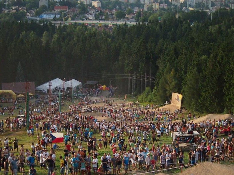 996908_10201677740928390_69329090_n