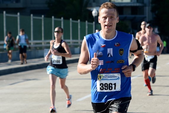 Liberecký hasič zvládl v San Diegu půlmaratón, ve své kategorii je desátý 1 20148181435584695