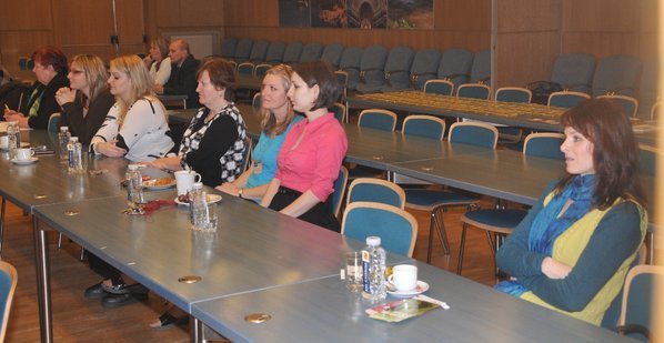 32 žen napříč celou Českou republikou může díky Síti mateřských center půl roku pracovat na poloviční úvazek 1 32_zen_napric_celou_Ceskou_republikou_muze_diky_Siti_materskych_center_pul_roku_pracovat_na_polovicn