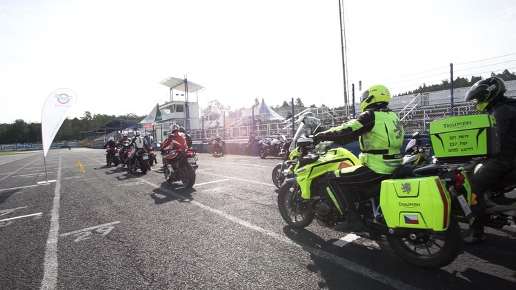 V roce 2016 nezemřel na silnicích LK jediný motorkář 1 Kurz_na_autodromu_Sosnova_pro_motocyklisty_medium
