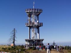 Dominantou frýdlantského výběžku je moderní rozhledna Na Smrku 1 Rozhledna na Smrku