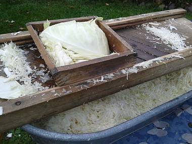 Proč nakládat vlastní zelí? Protože domácímu se kupované nevyrovná 1 001