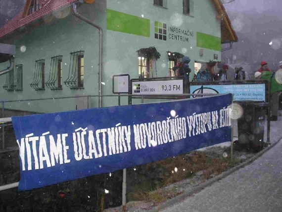 Na Nový rok se s Lokomotivou po čtyřicáté stoupá na Ještěd, originální turistické známky dostanou v cíli i pejsci 1 1