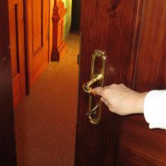 Dveře dokořán si své místo teprve hledají 1 001