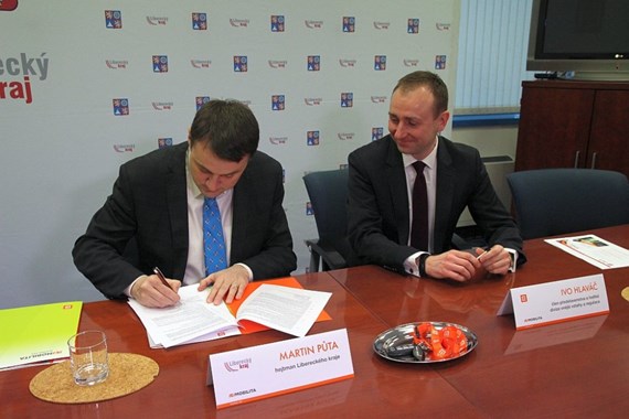 Pod Ještědem fandí elektromobilům 1 0001