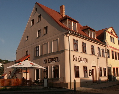 U Zeleného stromu / Restaurace 35 Restaurace Na Kamenu přijme pomocnou sílu do kuchyně