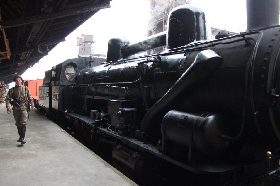 Sto let starý vlak československých legií míří do Liberce 1 1000x1000-1431340366-lokomotiva