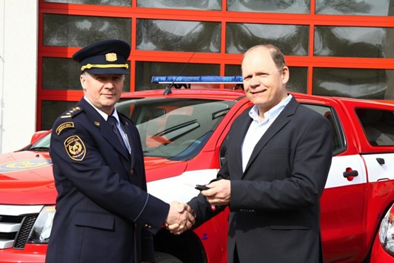 Hasičům v Libereckém kraji začínají sloužit 2 nové automobily