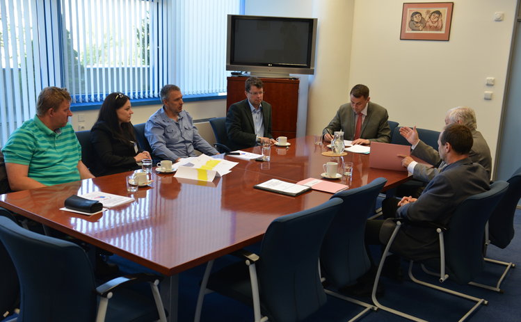 Vleklá jednání o vracení území narušují dobré vztahy se sousedním Polskem