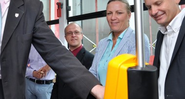 Od středy můžete ve všech libereckých tramvajích platit kartou