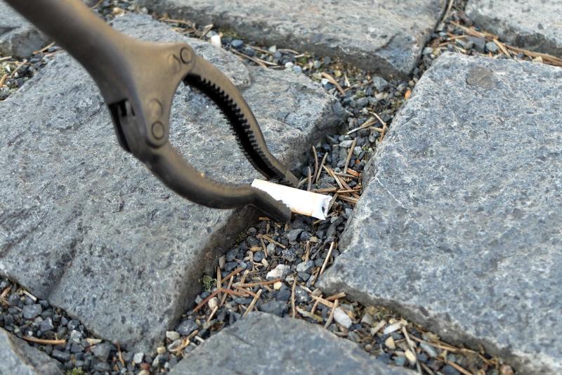 Náměstí je vyčištěno od cigaretových nedopalků. Jak dlouho čisté vydrží?