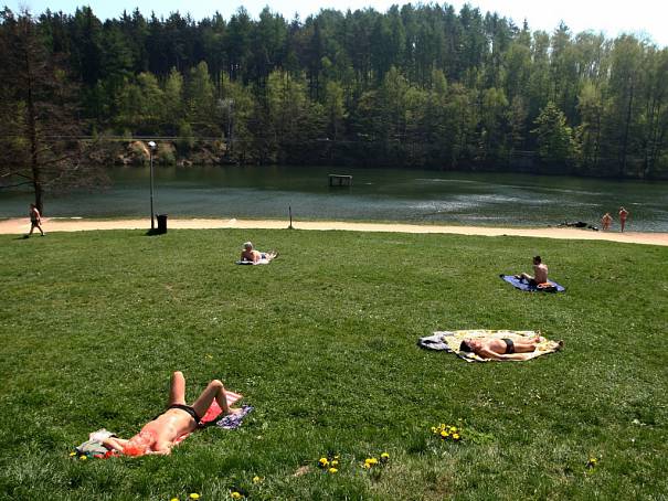 Nemocnice varuje před skákáním do vody. Tři lidé už ochrnuli!