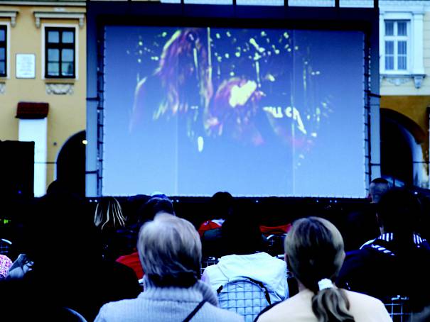 Jedličkův ústav v Liberci má na zahradě letní kino