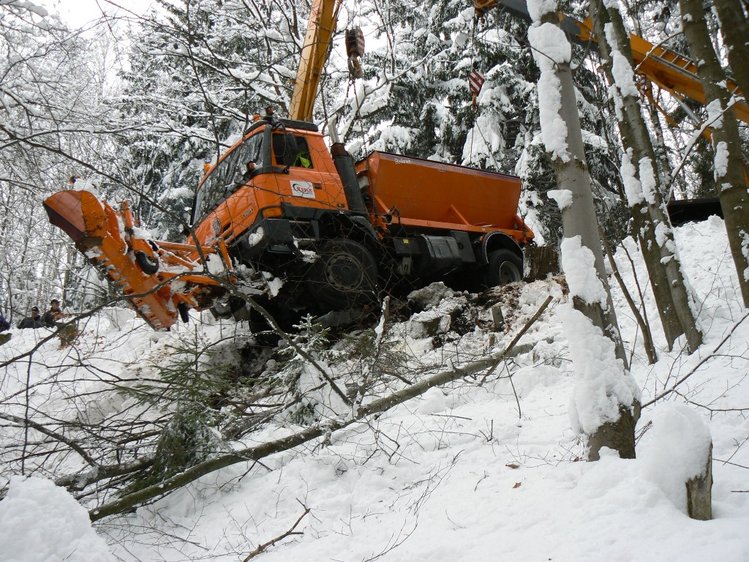 Zima může začít, silničáři připraveni, plán je schválen