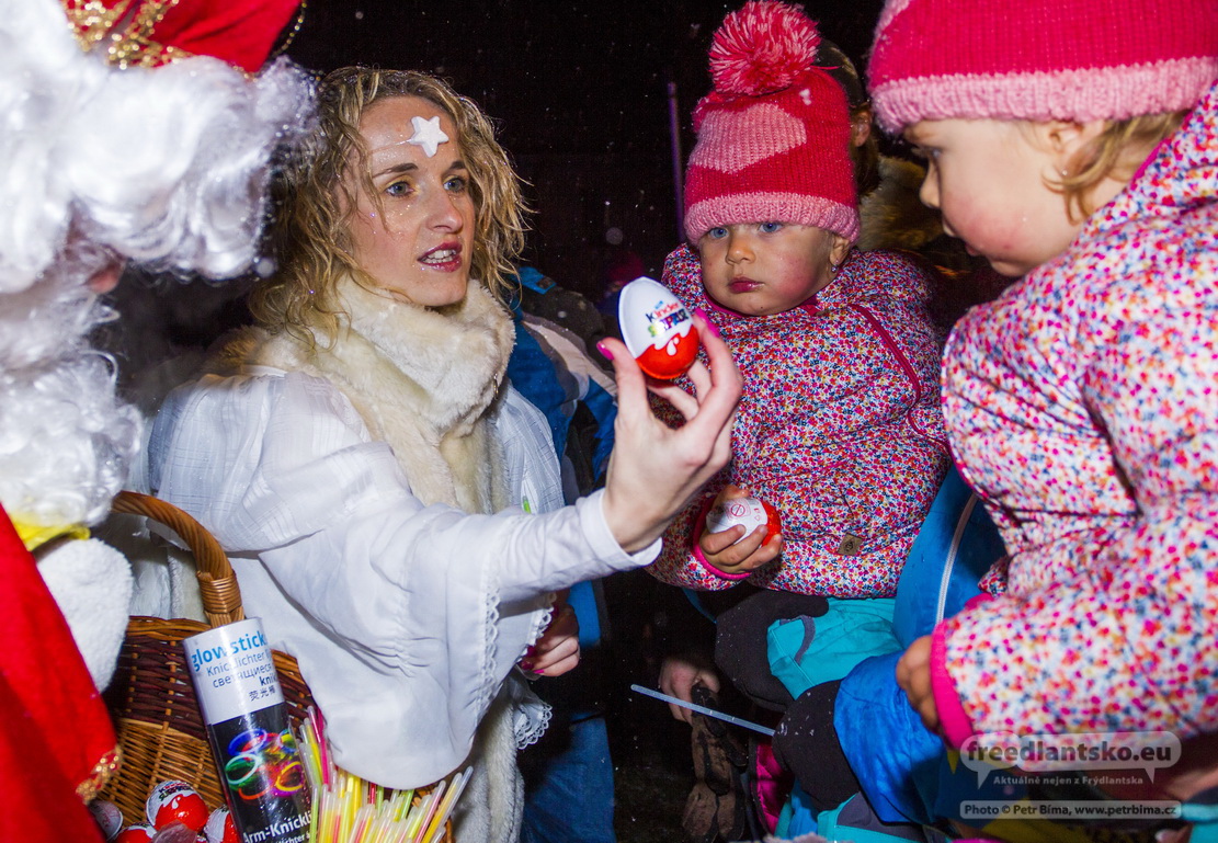 V Lázních Libverda rozsvítili vánoční strom / Fotoreportáž