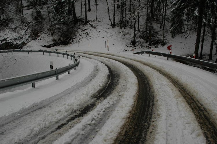 Silničáři mají za sebou první ostré výjezdy v letošní zimní sezoně
