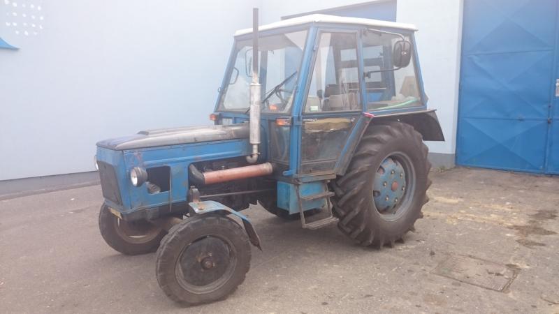 Frýdlantská vodárenská prodává nepotřebný majetek: traktor a rypadlo-nakladač