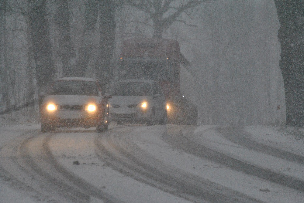 Silnice přes Oldřichovské sedlo je uzavřena pro nákladní vozy