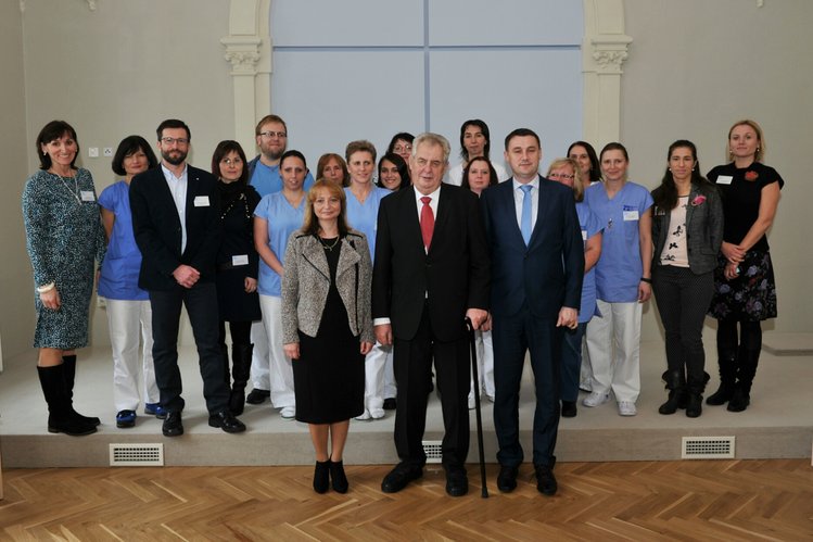 Spolu s tvůrci otevřel hospic Libereckého kraje i prezident Miloš Zeman