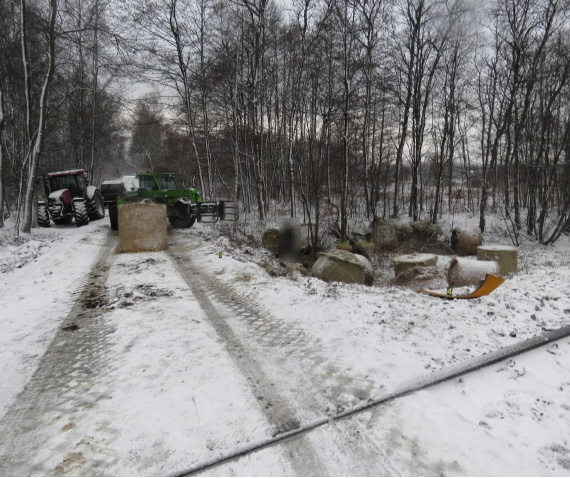 Traktor se střetl s vlakem