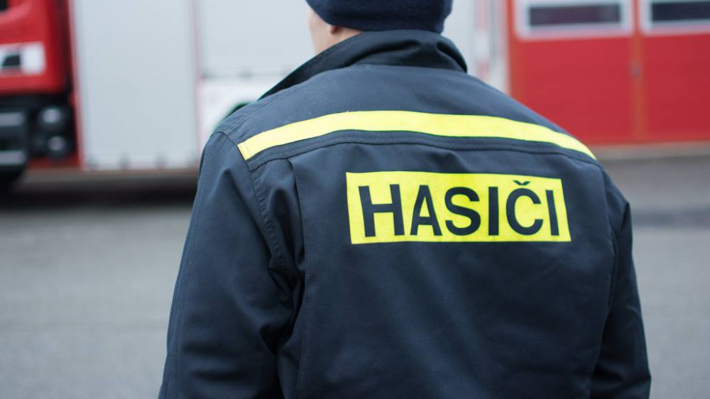 AKTUÁLNĚ: Na přejezdu mezi Řasnicí a Novým Městem se srazil vlak s traktorem