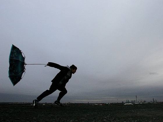 Silný vítr může na severu přesáhnout rychlost 110 kilometrů za hodinu
