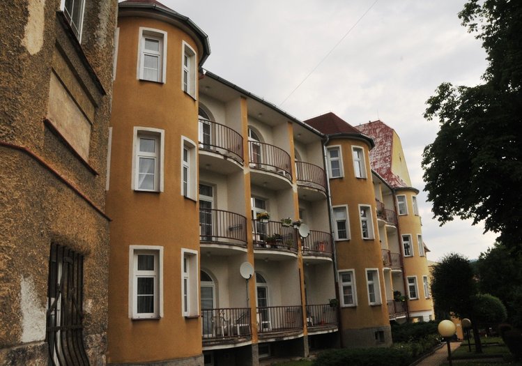 Peníze z vyšších daňových příjmů loňského roku půjdou v sociálním resortu jen na opravdu nejnutnější investice