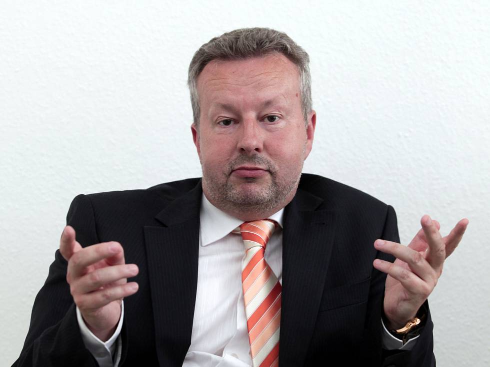 Ministr: Nemůžeme čekat, až bude 40 tisíc lidí bez vody