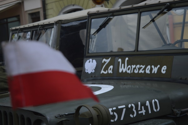 Rallye historických vozů uctilo památku vojáků