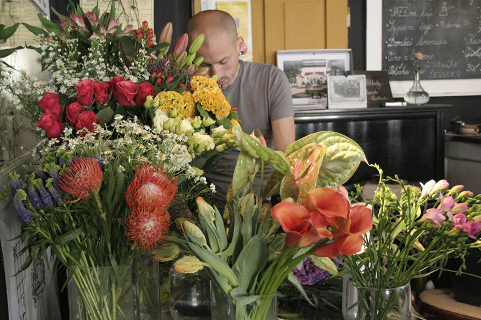 freedlantsko.eu 38 Chcete udělat radost květinou? Stavte se v sobotu v CAFÉ Jazzové Osvěžovně