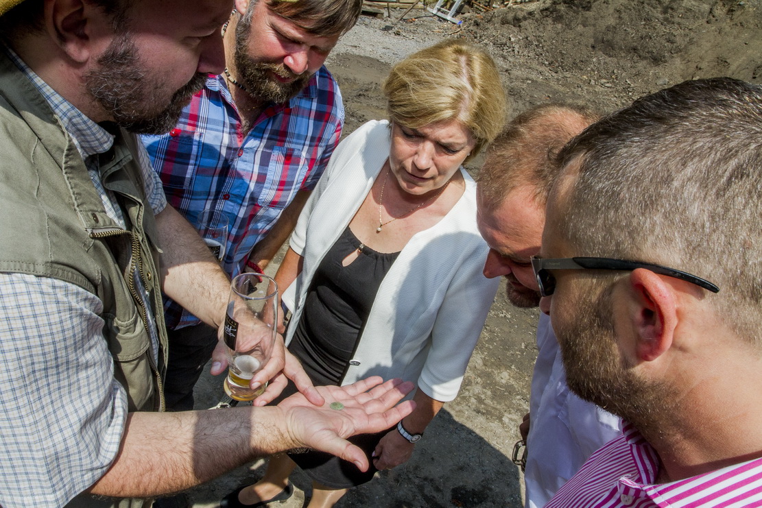 Archeologové nalezli ve frýdlantském pivovaru vzácnou minci