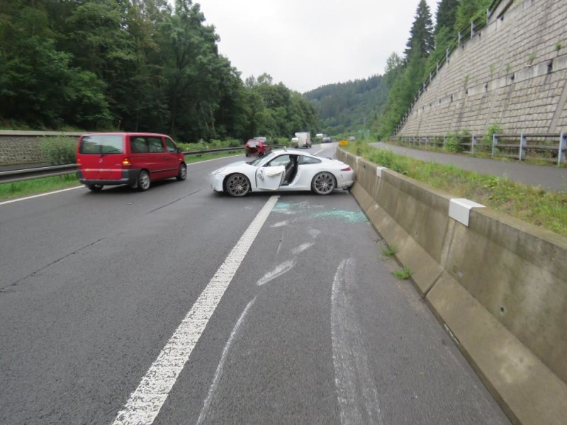 Řidička nezvládla své Porsche
