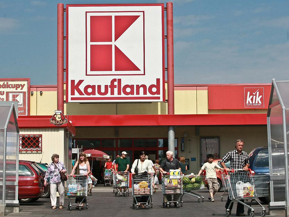 28. října zavřou poprvé všechny supermarkety
