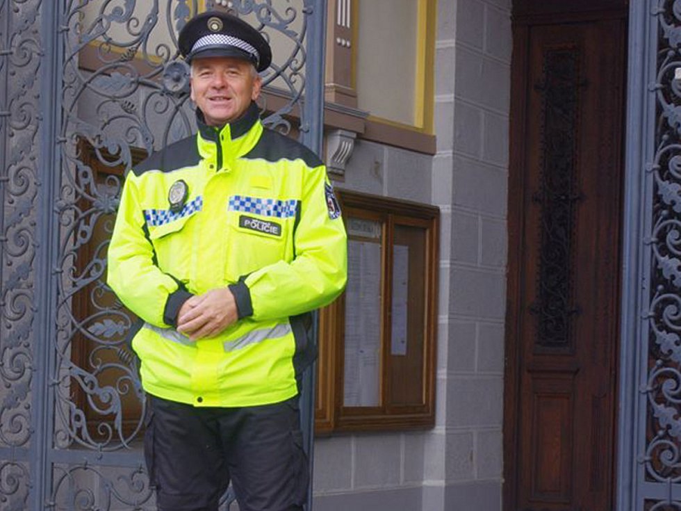 Muž žil na ulici, liberecký strážník ho vrátil rodině