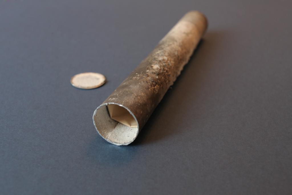 Při rekonstrukci tělocvičny našli dělníci historickou schránku s dokumentem z roku 1925