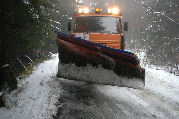 Uzavírka silnice I/13 Mníšek - Albrechtice - Frýdlant pro nákladní vozidla nad 3,5 t 1 uzavirka_silnice_i13_mnisek_-_albrechtice_-_frydlant_pro_nakladni_vozidla_nad_35_t_medium