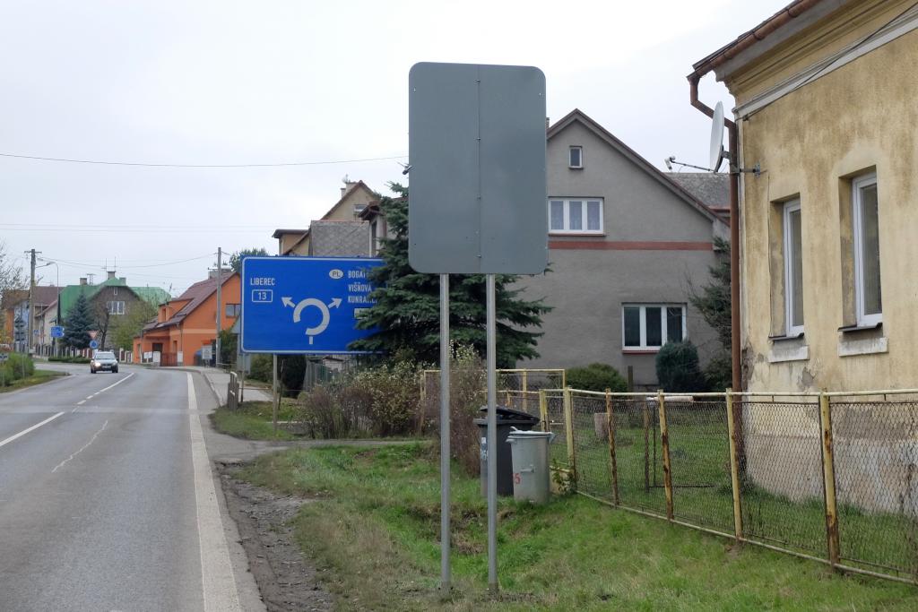 freedlantsko.eu 45 Cedule zamezující vjezdu automobilů nad 3,5 tuny. Příprava na zimu na Albrechtickém kopci