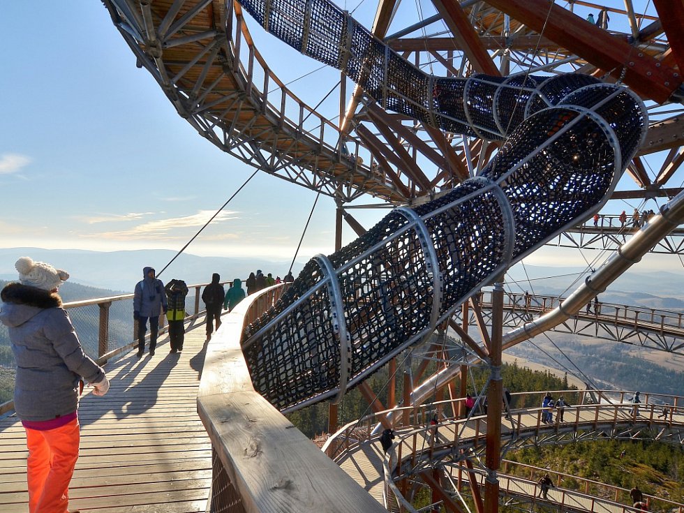 Chystá se stezka v mracích