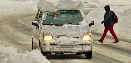 Sněhovou čepici dolů, za zasněženou SPZ hrozí až rok bez řidičáku
