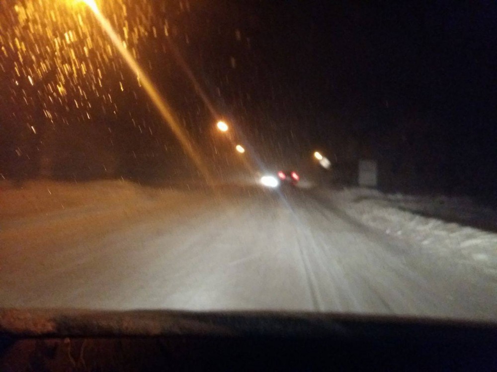 AKTUÁLNĚ: Liberecko zasáhlo další silné sněžení. Silnice přes Albrechťák je uzavřená pro veškerou dopravu