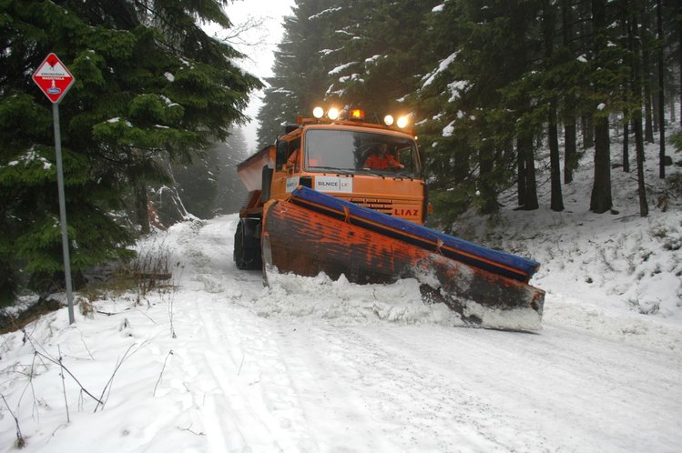 Uzavření provozu na silnicích I/13 a I/10 pro nákladní vozidla