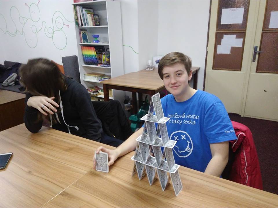 Co se děje v koutě Frýdlantského náměstí?