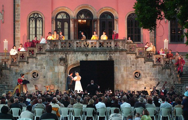 Rybník, schodiště i tortura. Památky se připravují na novou sezónu