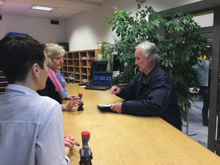 O kotlíkové dotace je stále zájem, potvrdilo dnešní ráno na podatelně úřadu