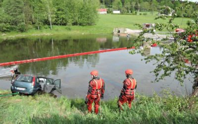 Ubytování, penziony, hotely, chaty, chalupy, resorty, hostely, motoresty a kempy 46 FOTO: Auto vjelo do rybníka. Řidič i spolujezdkyně se stihli dostat ven bez zranění