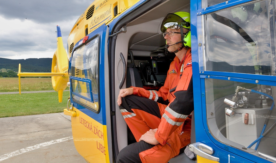 Nejtěžší jsou pro mě nehody motorkářů, říká letecký záchranář
