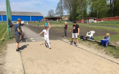 Restaurace, pohostinství, jídelny, kavárny, čajovny a bistra 35 V atletickém trojboji postoupily děti z Frýdlantu až do krajského kola