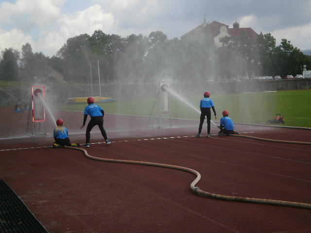 Mladí hasiči Frýdlantu o víkendu měřili síly v krajských kláních