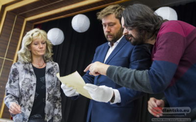 V Kunraticích otevřeli po 40 letech časosběrnou schránku