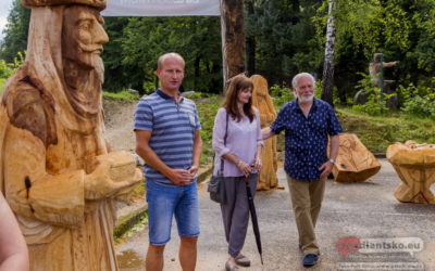 Vernisáž výstavy zakončila v Libverdě dřevosochařské sympozium / Fotoreportáž